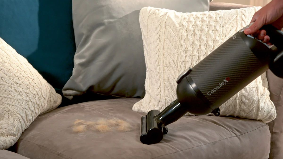 Halo cordless vacuum cleaning upholstery